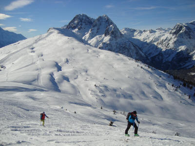 Dans les Alpes, la folie du ski se poursuit tout schuss